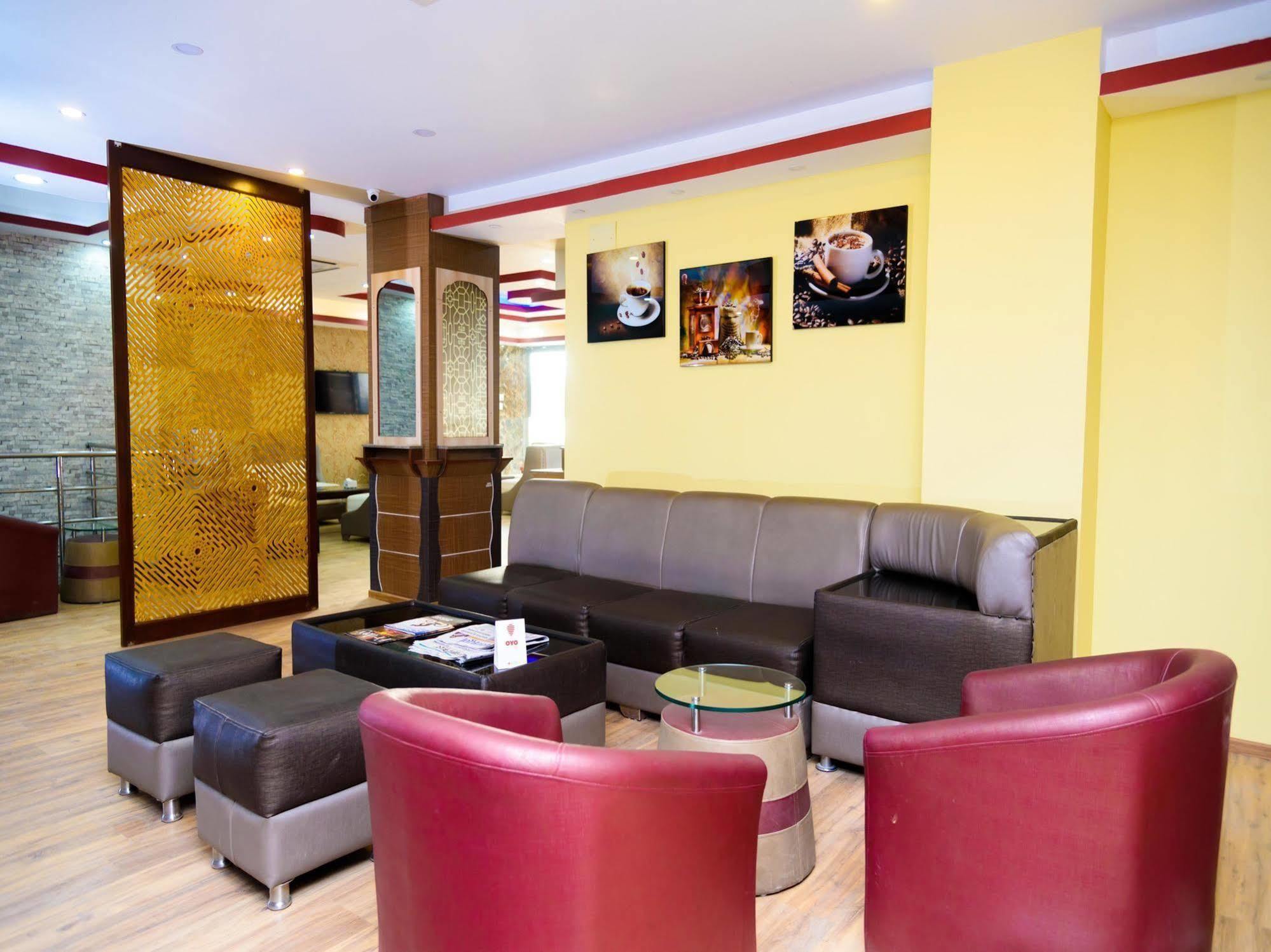 Oyo 105 Hotel Travel Inn Kathmandu Exterior photo