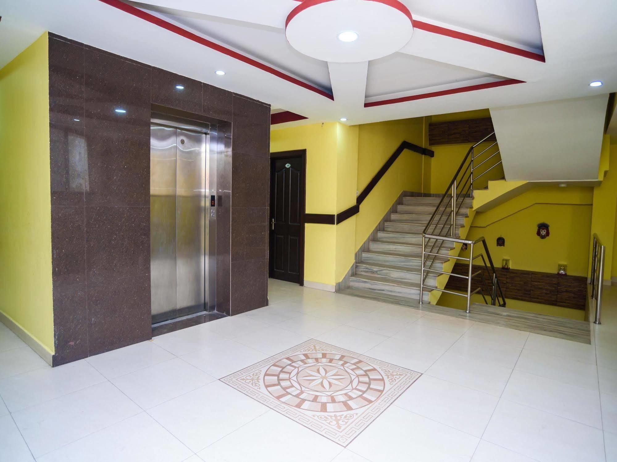 Oyo 105 Hotel Travel Inn Kathmandu Exterior photo