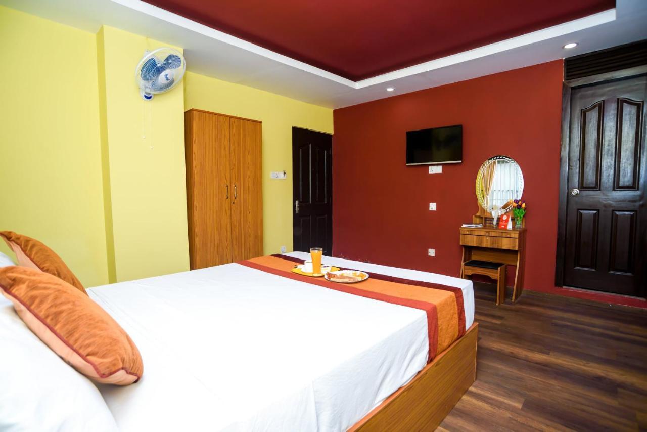 Oyo 105 Hotel Travel Inn Kathmandu Exterior photo