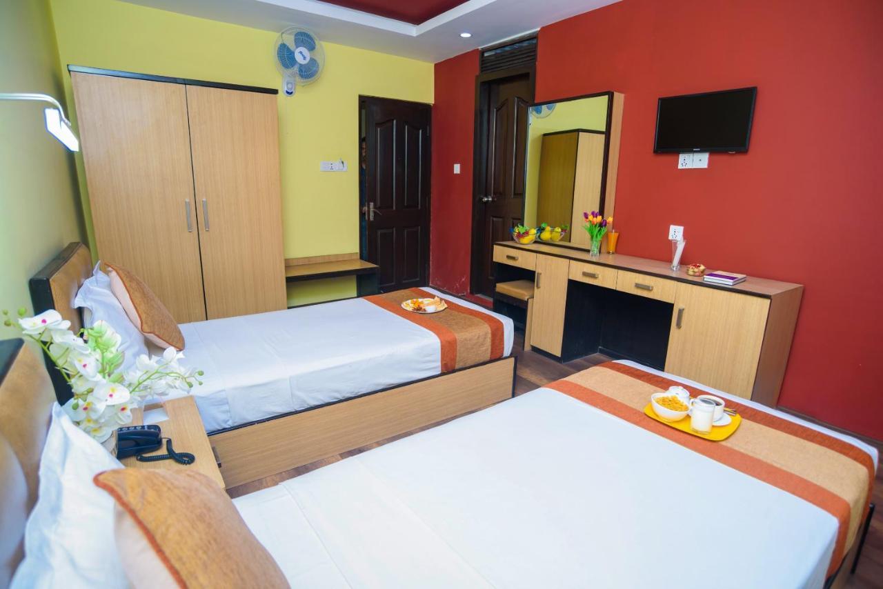 Oyo 105 Hotel Travel Inn Kathmandu Exterior photo